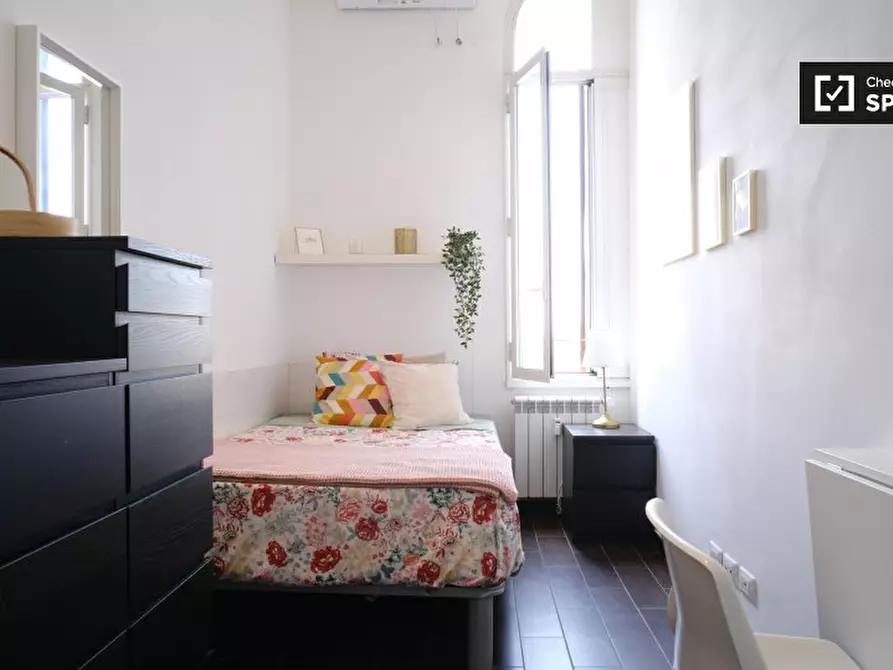 Immagine 2 di Camera condivisa in affitto  in Via Appia Nuova a Roma