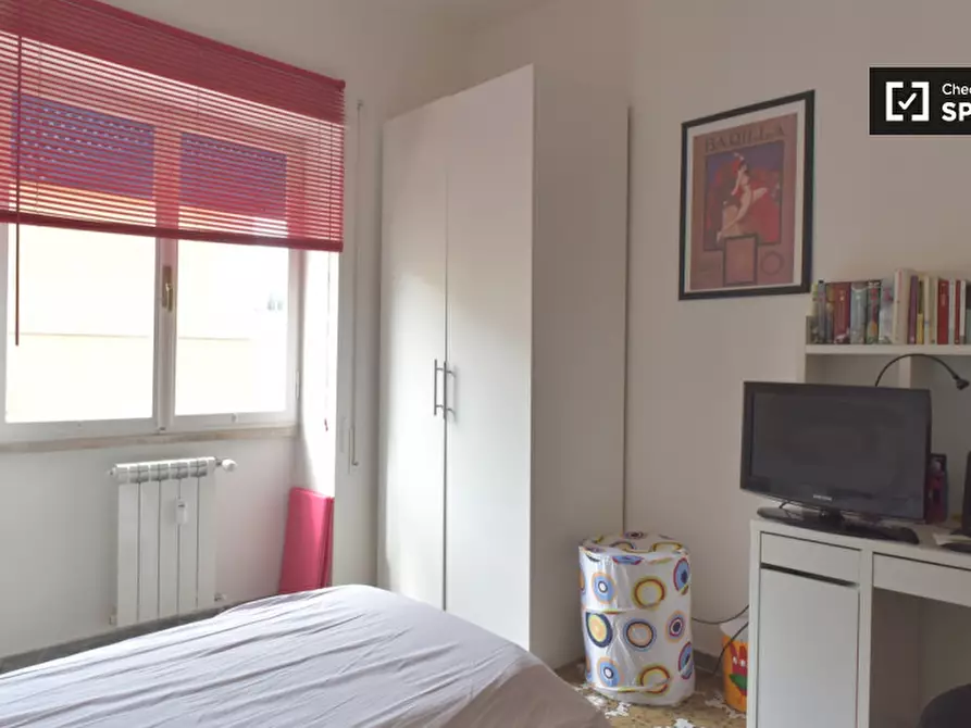 Immagine 4 di Camera condivisa in affitto  in Via Filippo Eredia a Roma