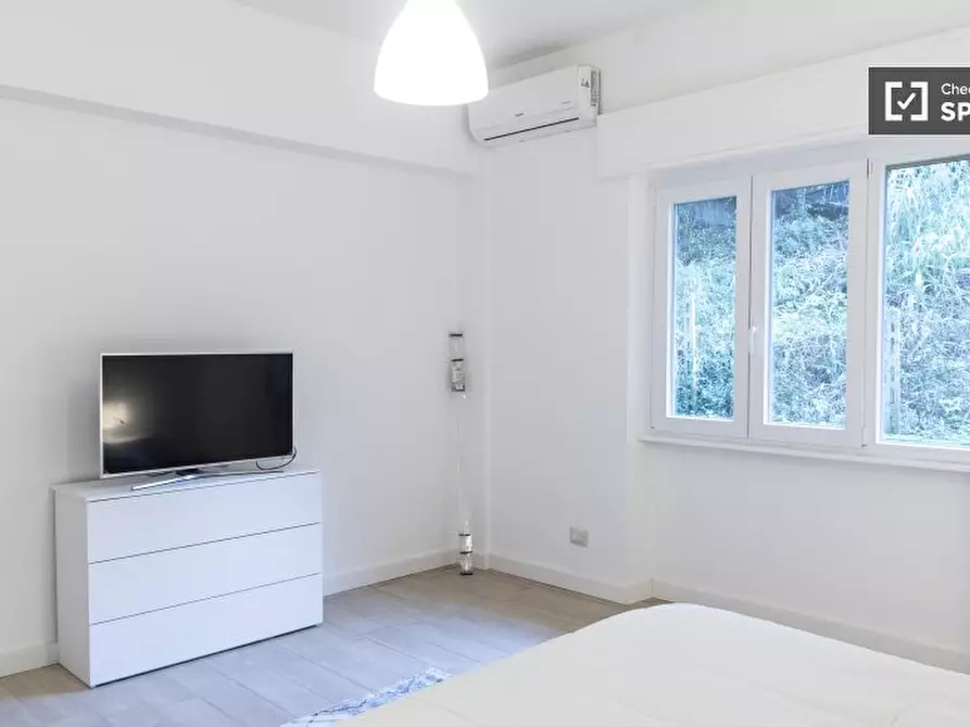 Immagine 3 di Camera condivisa in affitto  in Via Angelo Fava a Roma