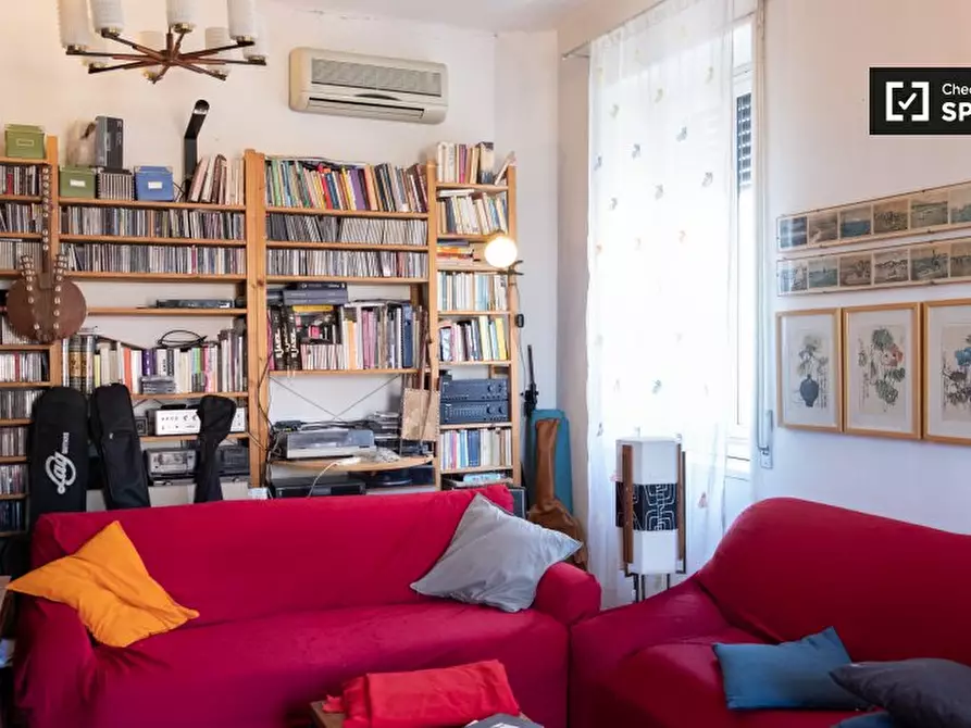 Immagine 11 di Camera condivisa in affitto  in Via Pietro Cartoni a Roma