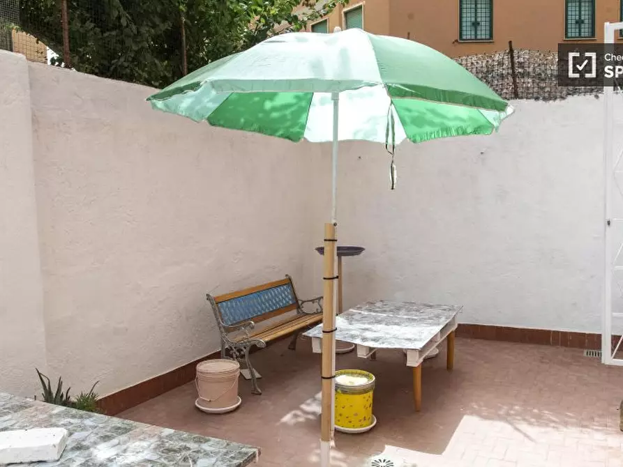 Immagine 15 di Appartamento in affitto  in Via Suor Maria Mazzarello a Roma