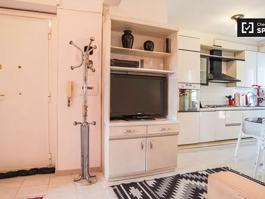 Immagine 8 di Camera condivisa in affitto  in Via Pietro Romano, 00169 Roma RM, Italy a Roma