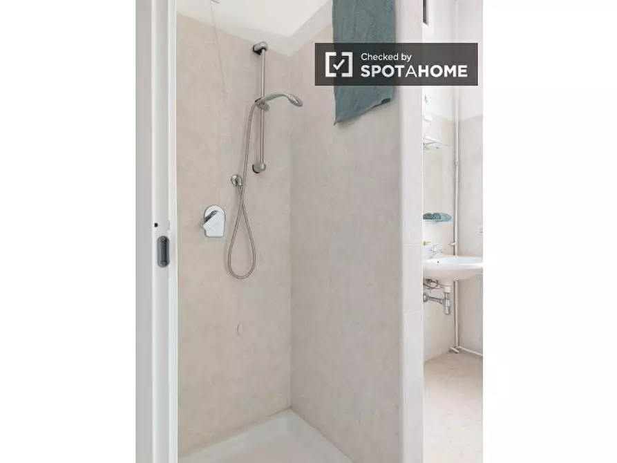 Immagine 10 di Ufficio in affitto  in Via dei Panigarola a Milano