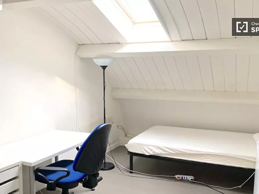 Immagine 3 di Camera condivisa in affitto  in Via di Carcaricola a Roma