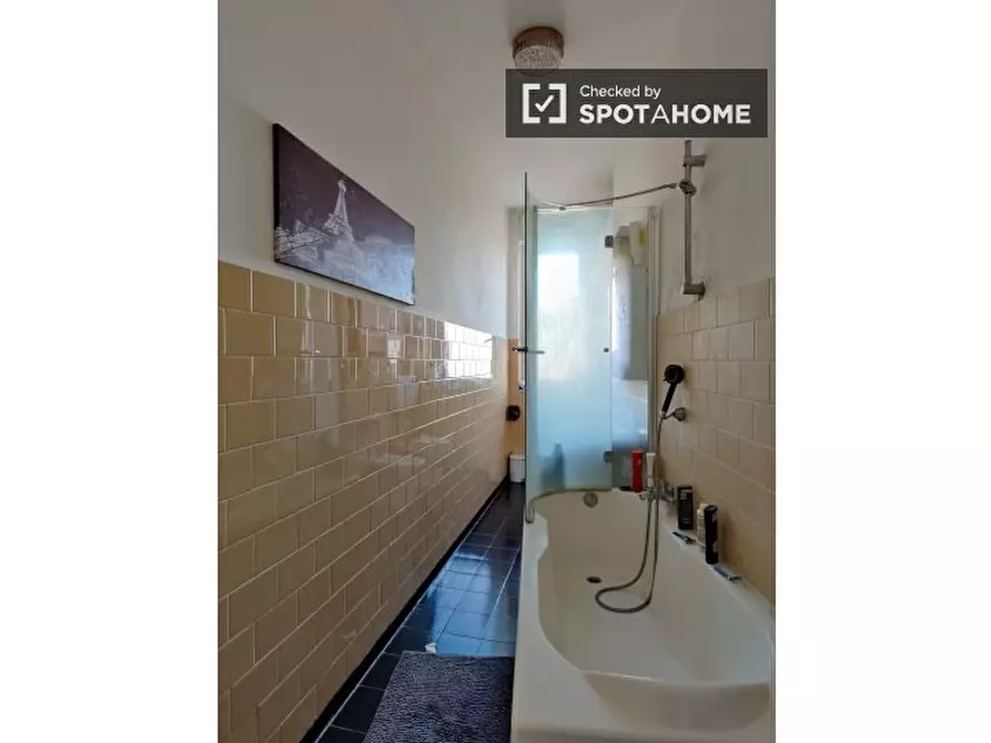 Immagine 16 di Camera condivisa in affitto  in Piazzale Fratelli Zavattari a Milano