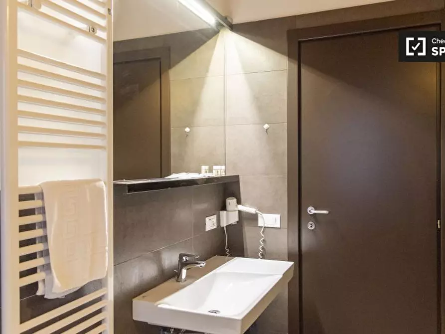 Immagine 6 di Appartamento in affitto  in Via di Acqua Bullicante a Roma