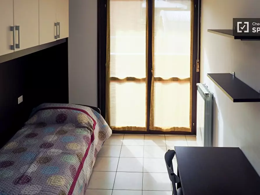 Immagine 4 di Camera condivisa in affitto  in Viale Antonio Gramsci a Sesto San Giovanni