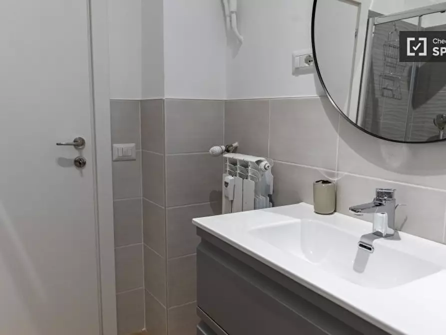 Immagine 9 di Camera condivisa in affitto  in Via Crema a Roma