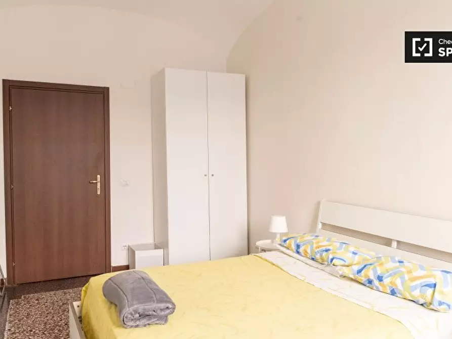 Immagine 3 di Camera condivisa in affitto  in Via Principe Amedeo a Roma