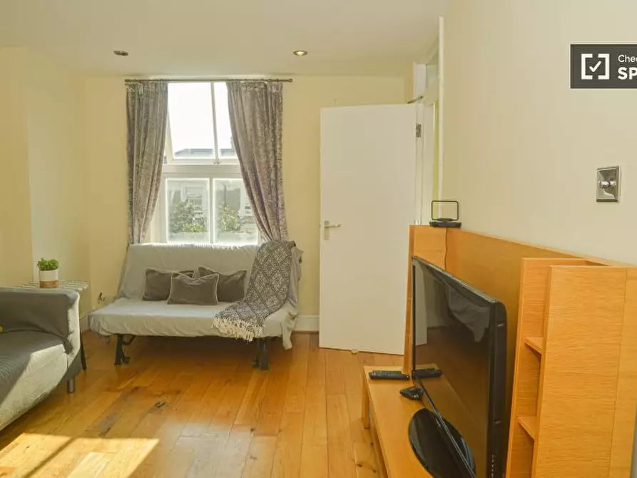 Immagine 5 di Appartamento in affitto  in C St Julian's Rd a Camden Town