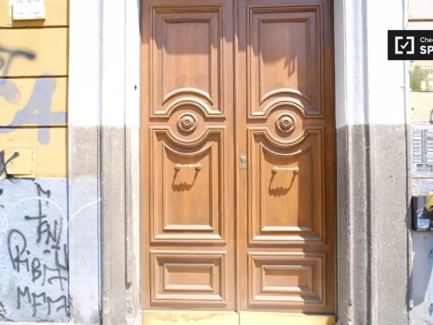 Immagine 16 di Camera condivisa in affitto  in Via Appia Nuova a Roma