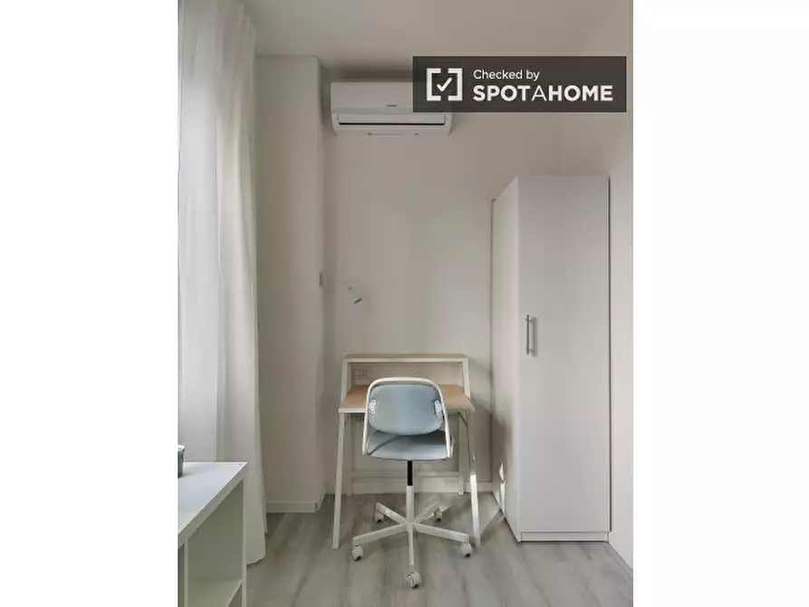 Immagine 4 di Ufficio in affitto  in Viale Brenta a Milano