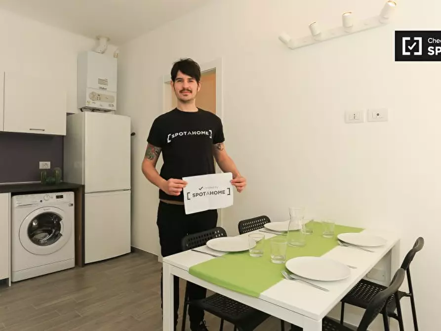 Immagine 15 di Camera condivisa in affitto  in Piazza Firenze a Milano