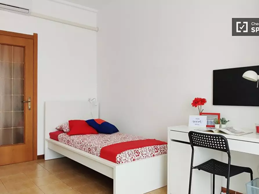 Immagine 2 di Camera condivisa in affitto  in Via Luigi Prinetti a Milano