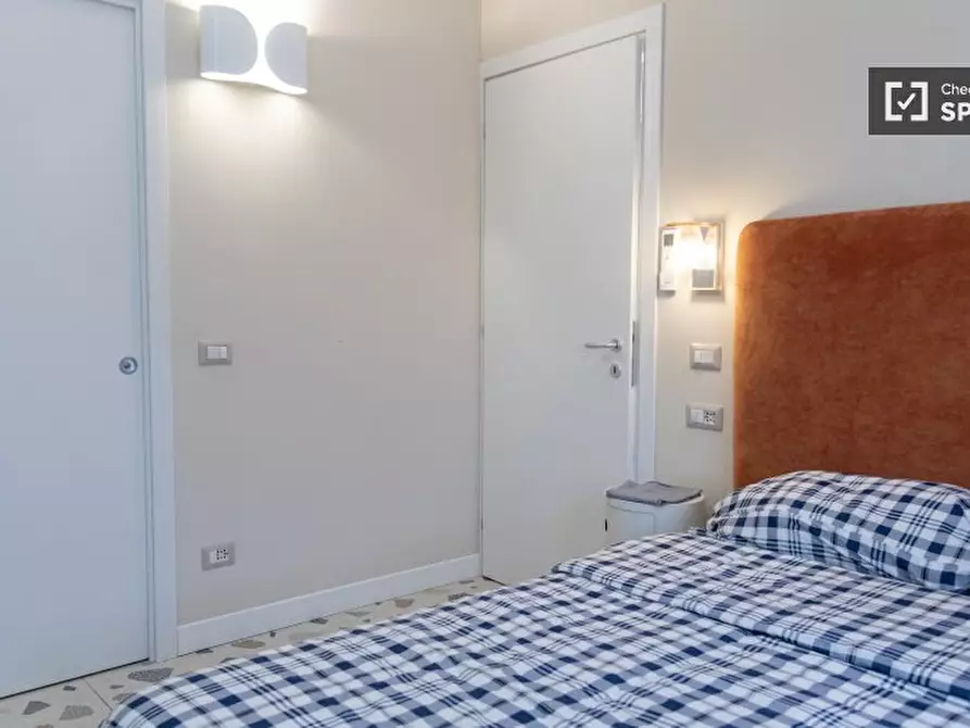 Immagine 3 di Camera condivisa in affitto  in Via Francesco Caracciolo a Roma