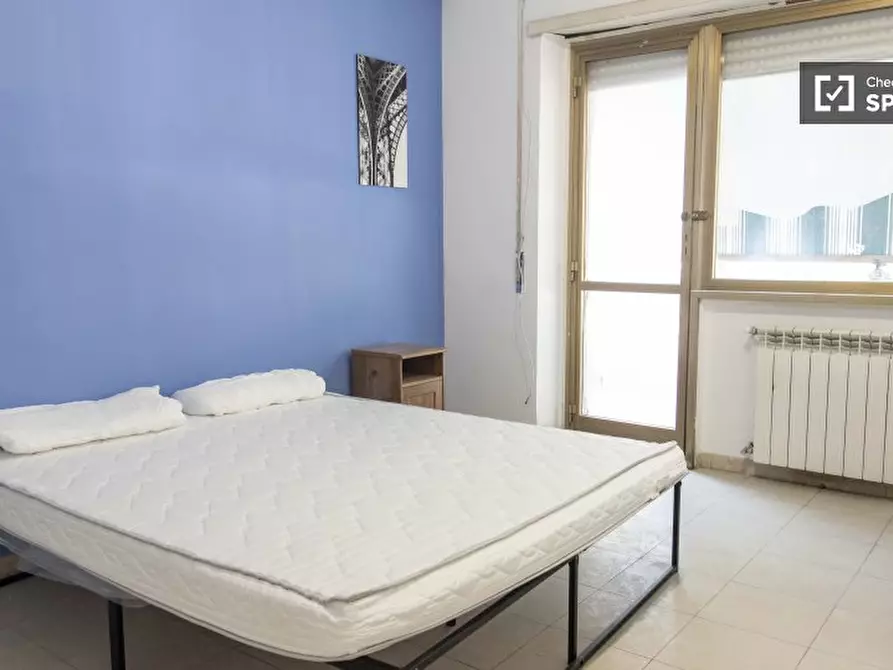 Immagine 7 di Camera condivisa in affitto  in Via Gregorio Ricci Curbastro a Roma