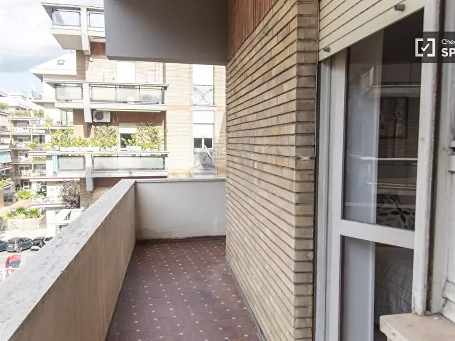 Immagine 12 di Camera condivisa in affitto  in Lungotevere di Pietra Papa a Roma