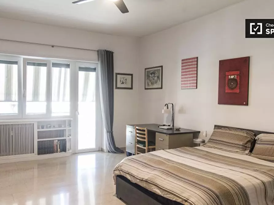 Immagine 1 di Camera condivisa in affitto  in Via Anastasio II a Roma