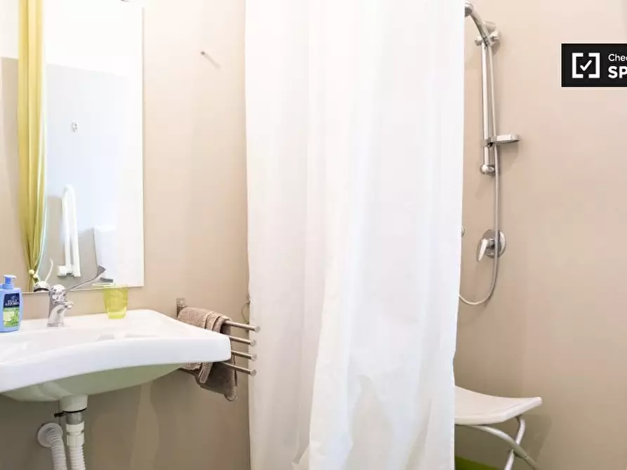 Immagine 4 di Camera condivisa in affitto  in Via dei Giovi, 00141 Roma RM, Italy a Roma