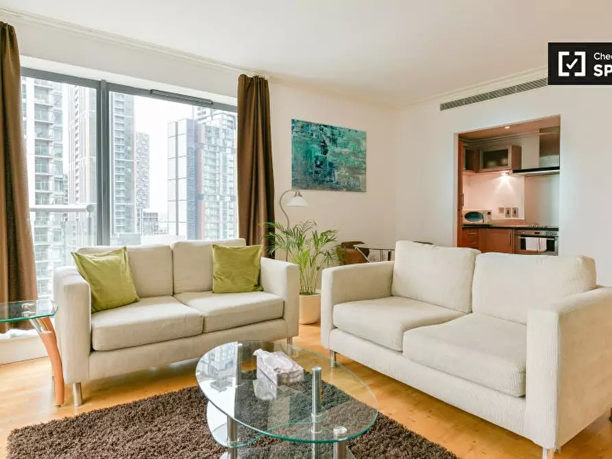 Immagine 1 di Appartamento in affitto  in South Quay Plaza, Isle of Dogs, London a Poplar