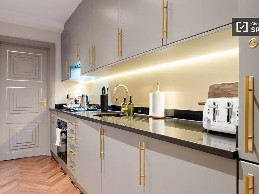 Immagine 12 di Appartamento in affitto  in Palace Gardens Terrace a Kensington