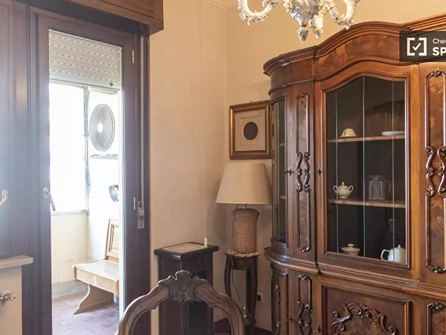 Immagine 2 di Camera condivisa in affitto  in Largo Valerio Bacigalupo a Roma