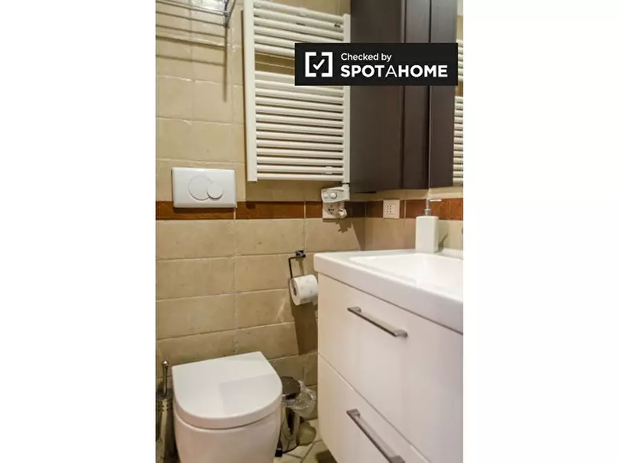 Immagine 9 di Camera condivisa in affitto  in Via Cincinnato, 00175 Roma RM, Italy a Roma