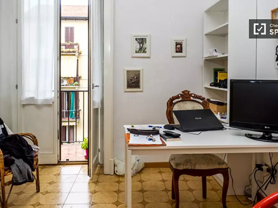 Immagine 2 di Camera condivisa in affitto  in Via Leone Tolstoi a Milano