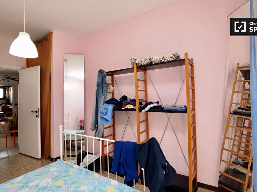 Immagine 16 di Camera condivisa in affitto  in Viale Edoardo Jenner a Milano