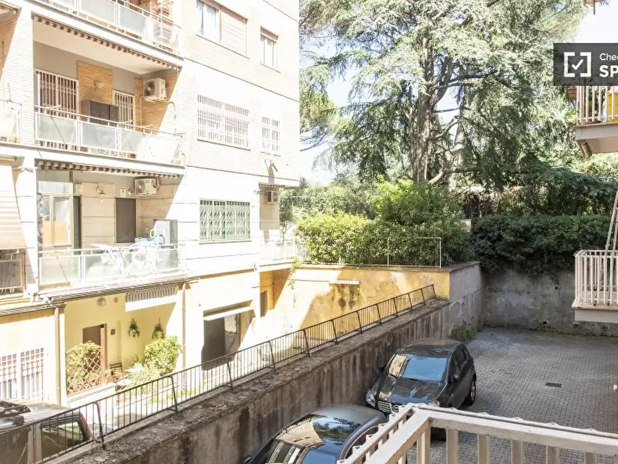 Immagine 14 di Camera condivisa in affitto  in Via Canzone del Piave a Roma