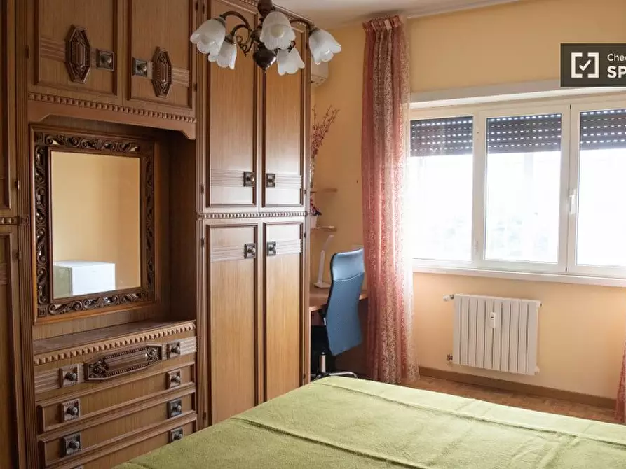 Immagine 2 di Camera condivisa in affitto  in Via Quirino Majorana a Roma