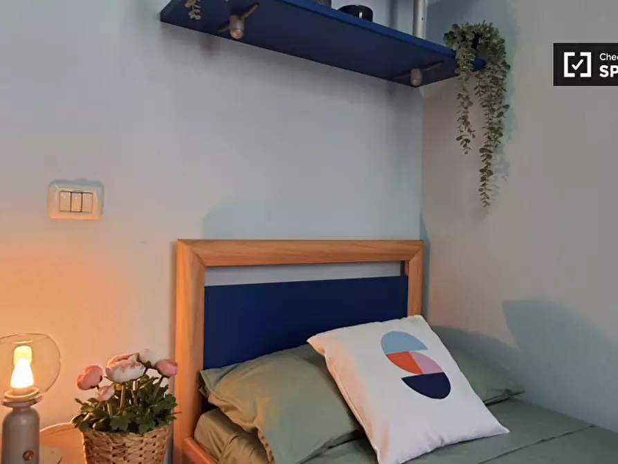 Immagine 3 di Camera condivisa in affitto  in Via Anton Giulio Barrili a Milano