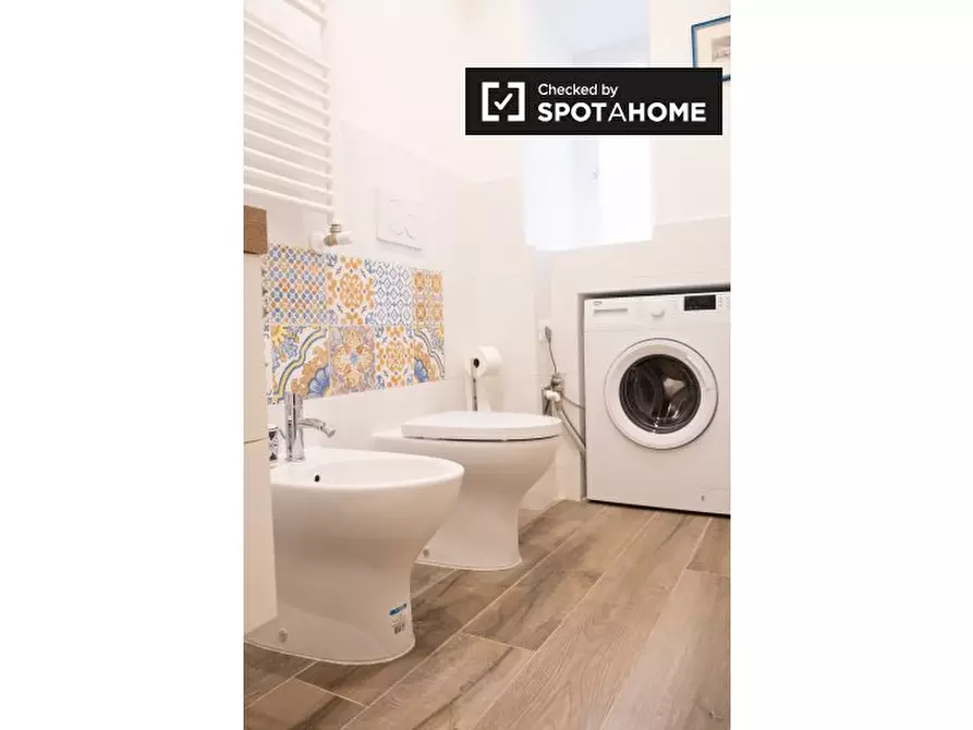 Immagine 12 di Appartamento in affitto  in Via di S. Giovanni in Laterano a Roma