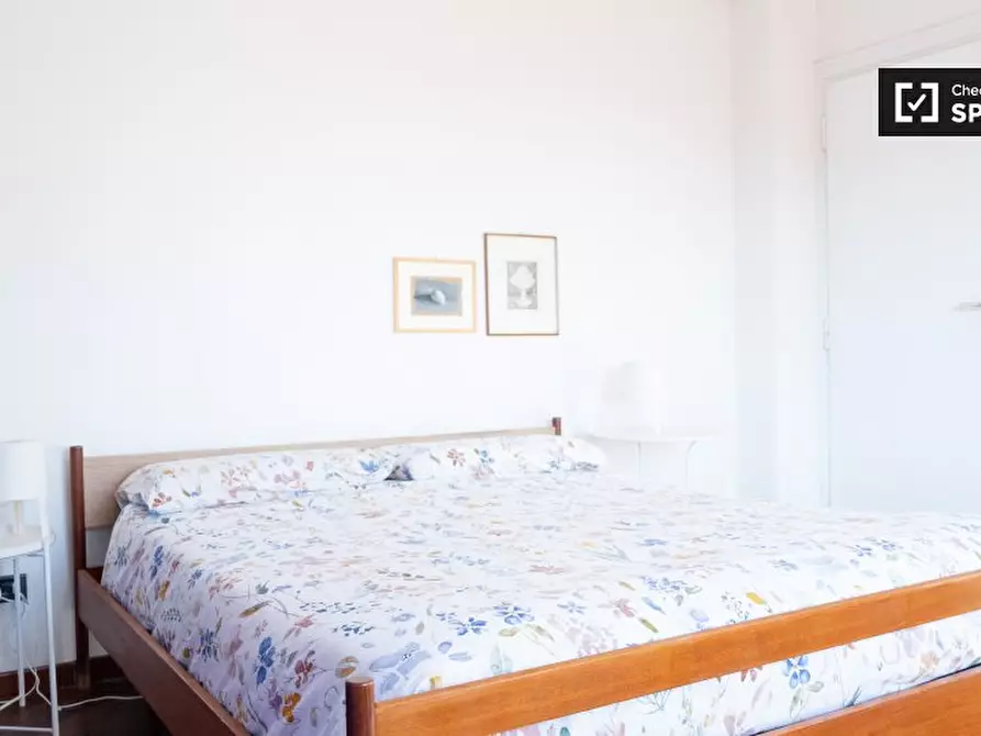 Immagine 2 di Camera condivisa in affitto  in Via Pietro D'Assisi a Roma