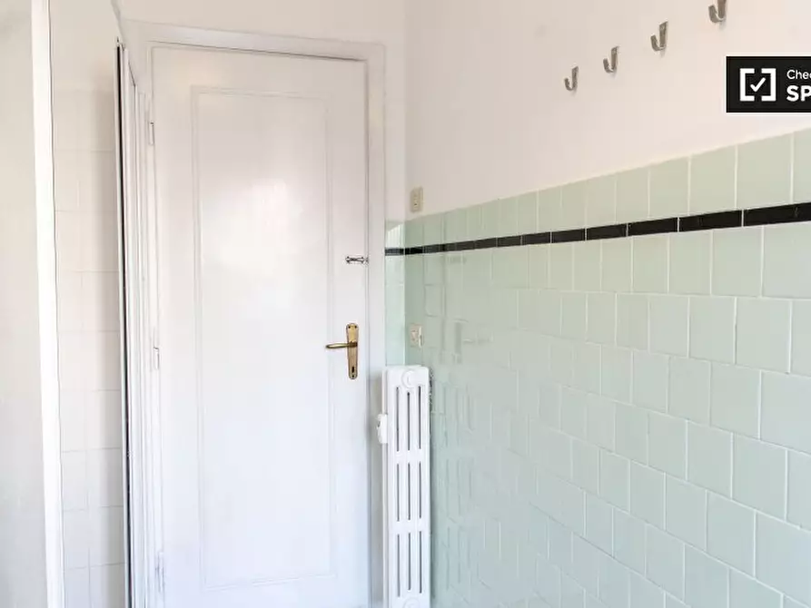 Immagine 15 di Camera condivisa in affitto  in Via Oderisi da Gubbio a Roma
