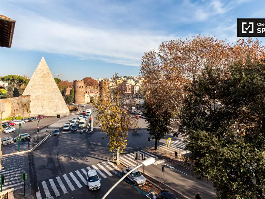 Immagine 18 di Camera condivisa in affitto  in Via Ostiense a Roma