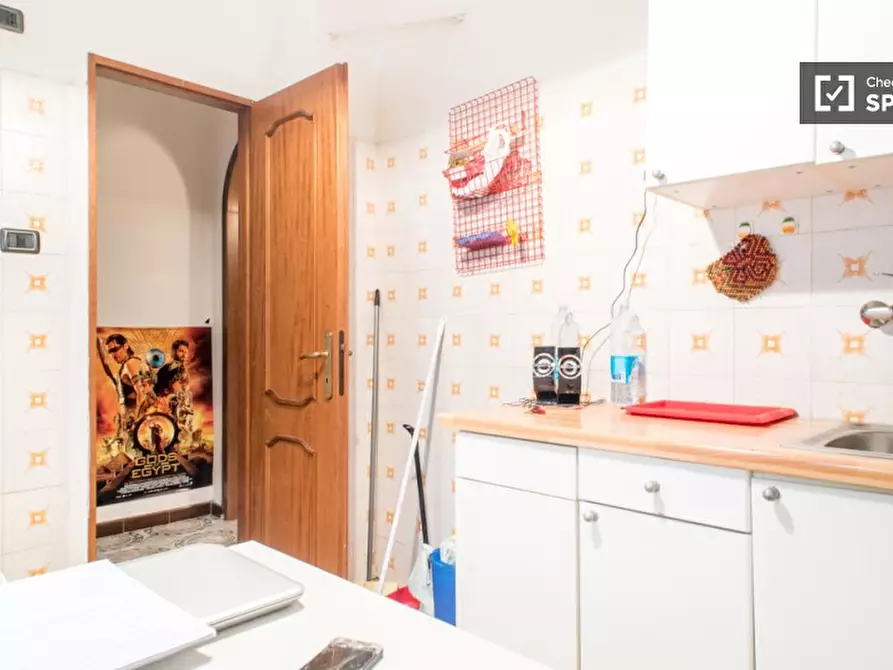 Immagine 13 di Camera condivisa in affitto  in Largo Somalia a Roma