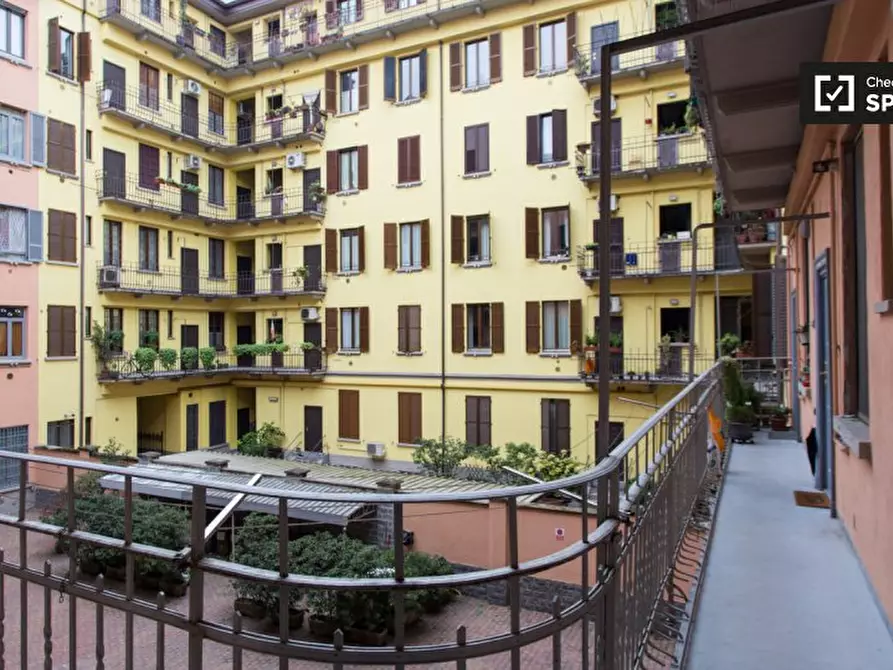Immagine 19 di Camera condivisa in affitto  in Via Lomellina a Milano