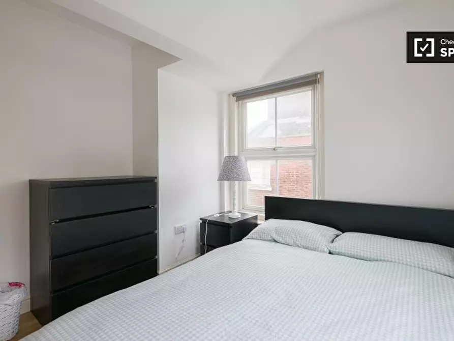 Immagine 2 di Camera condivisa in affitto  in a Court St a Poplar