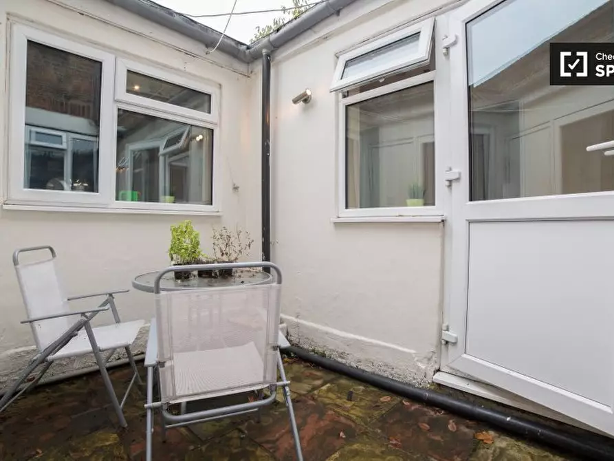 Immagine 10 di Camera condivisa in affitto  in Lower Richmond Road a Wandsworth