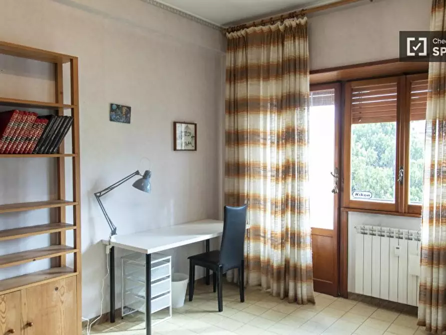 Immagine 4 di Camera condivisa in affitto  in Via Angelo Berardi a Roma