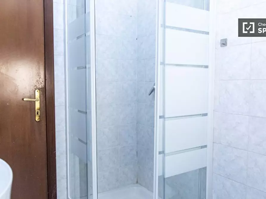 Immagine 14 di Camera condivisa in affitto  in Via Gregorio Ricci Curbastro a Roma