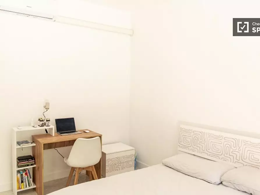 Immagine 1 di Camera condivisa in affitto  in Via Canzone del Piave a Roma