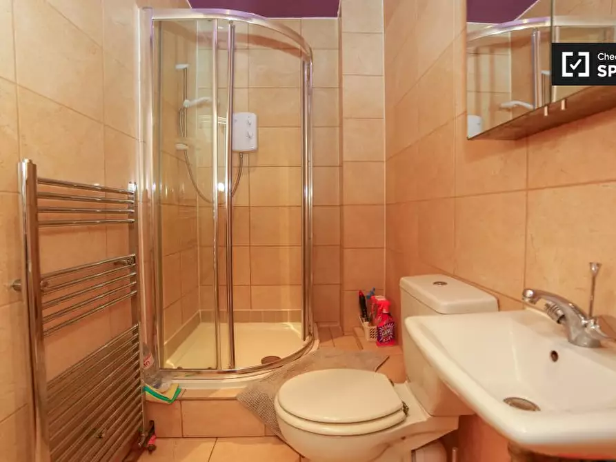 Immagine 14 di Camera condivisa in affitto  in Hastings St a Eltham