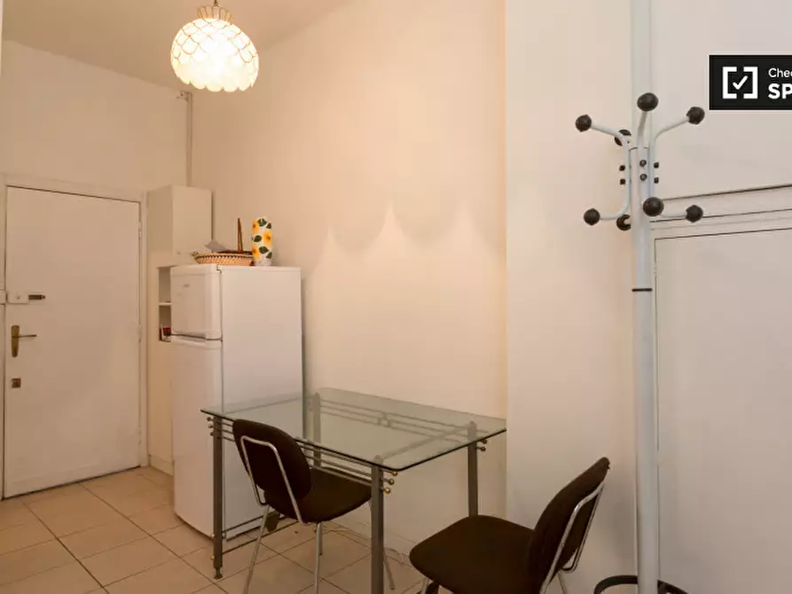 Immagine 6 di Camera condivisa in affitto  in Via Salasco a Milano