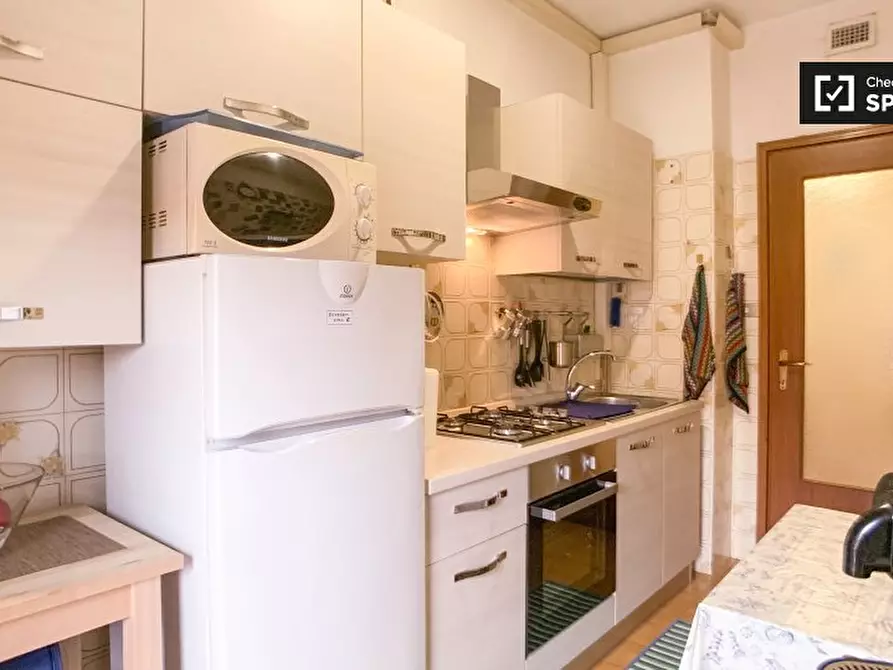 Immagine 7 di Camera condivisa in affitto  in Via Valentino Banal, 00177 Roma RM, Italy a Roma