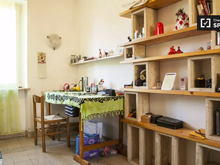 Immagine 2 di Camera condivisa in affitto  in Via dei Crispolti a Roma