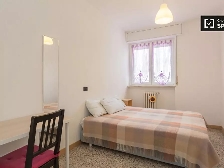 Immagine 2 di Camera condivisa in affitto  in Via Viterbo a Milano