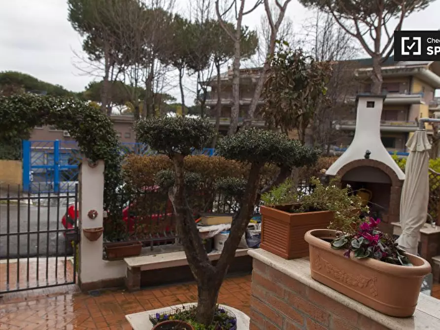 Immagine 18 di Camera condivisa in affitto  in Via Anite di Tegea a Roma