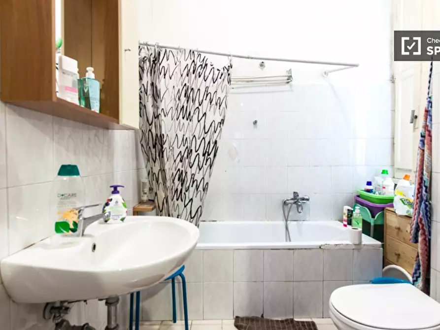 Immagine 6 di Camera condivisa in affitto  in Via Berengario a Roma